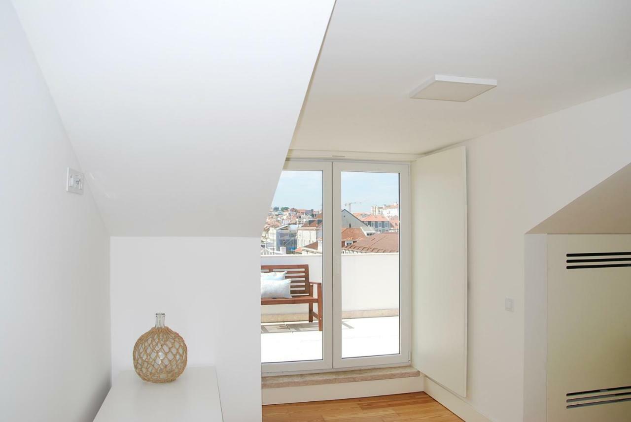 Amazing Rooftop At Center Apartment Lisbon